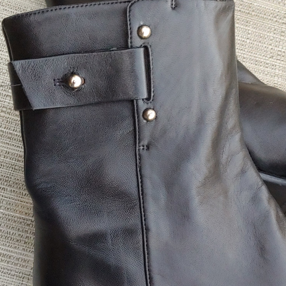 Stuart Weitzman leather boots... Great condition - Picture 9 of 12
